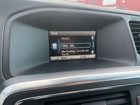 Volvo V60 13 of 16
