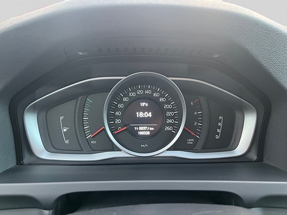 Volvo V60 12 of 16