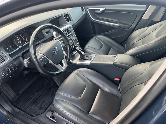 Volvo V60 10 of 16