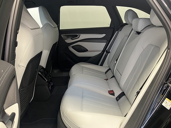 Audi A6 16 of 17