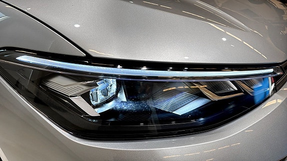 Volkswagen Passat 16 of 22