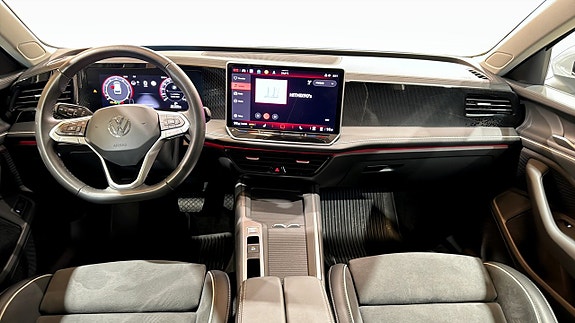 Volkswagen Passat 10 of 22