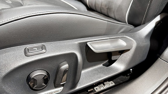 Volkswagen Passat 17 of 22