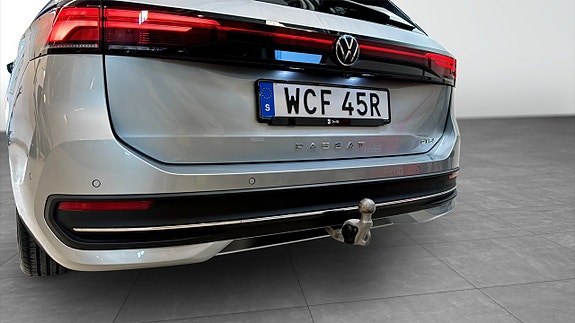 Volkswagen Passat 13 of 22