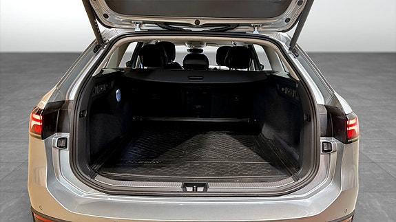 Volkswagen Passat 12 of 22
