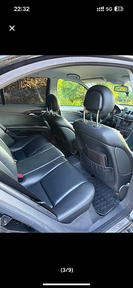 Mercedes-Benz E220 5 of 6