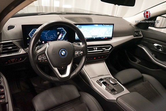 BMW 330e 10 of 27