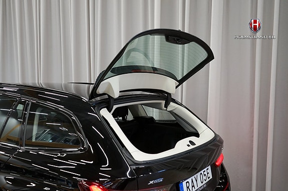 BMW 330e 9 of 27