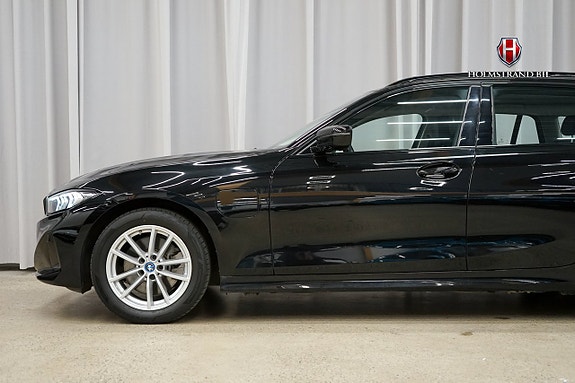 BMW 330e 7 of 27