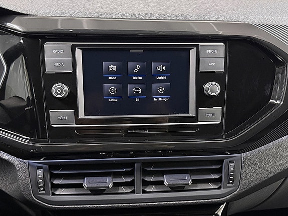 Volkswagen T-Cross 19 of 30