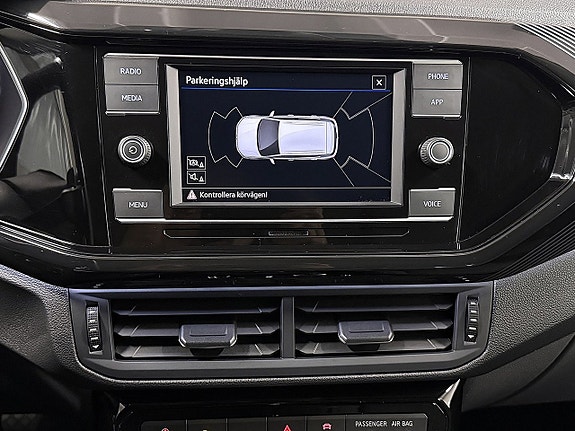 Volkswagen T-Cross 16 of 30