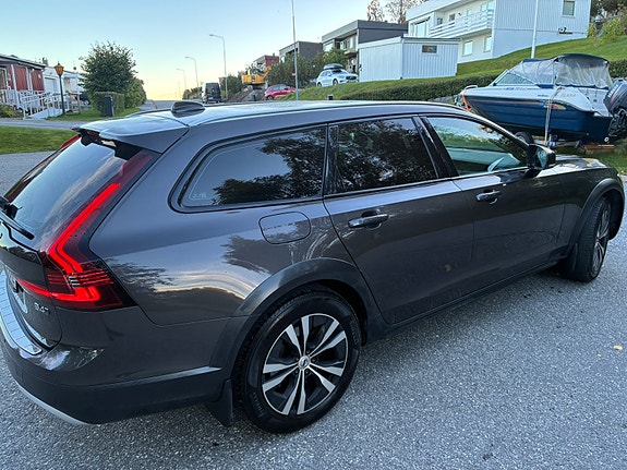 Volvo V90 Cross Country 3 of 4