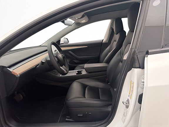 Tesla Model 3 24 of 30