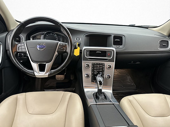 Volvo V60 Cross Country 13 of 30