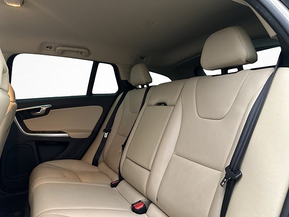 Volvo V60 Cross Country 27 of 30