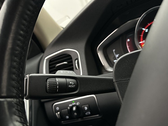 Volvo V60 Cross Country 15 of 30