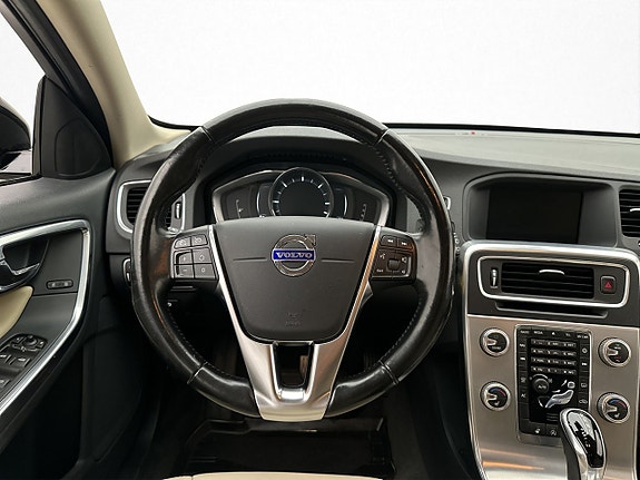 Volvo V60 Cross Country 14 of 30