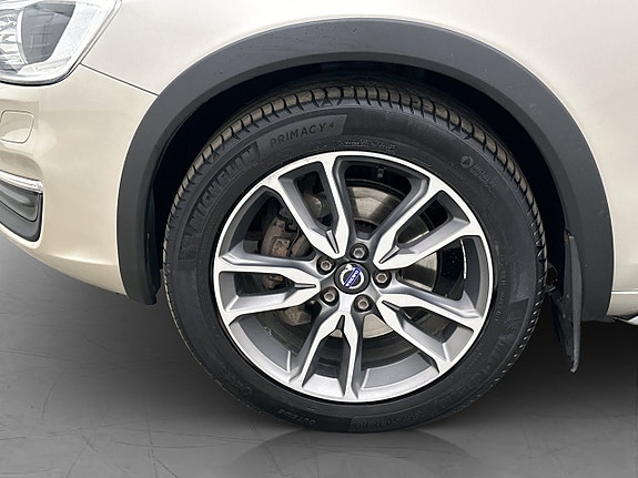 Volvo V60 Cross Country 30 of 30