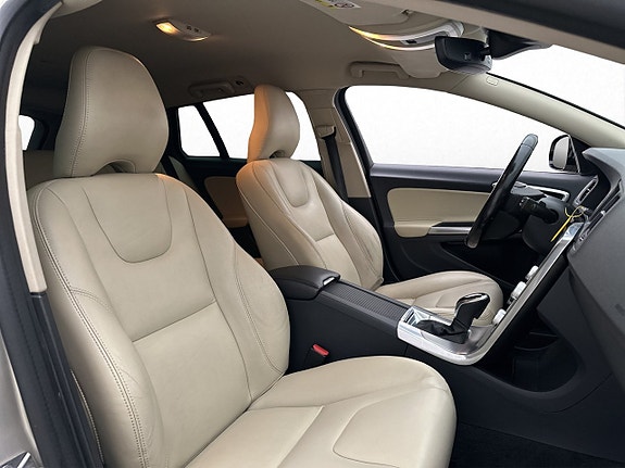 Volvo V60 Cross Country 26 of 30