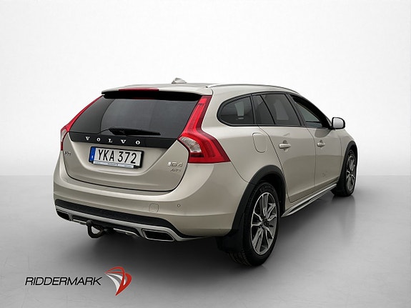 Volvo V60 Cross Country 8 of 30