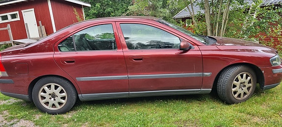 Volvo S60 2 of 3