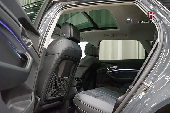 Audi Q8 e-tron 13 of 26
