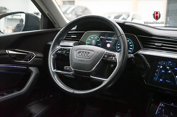 Audi Q8 e-tron 15 of 26