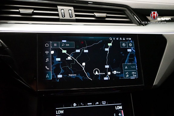 Audi Q8 e-tron 22 of 26