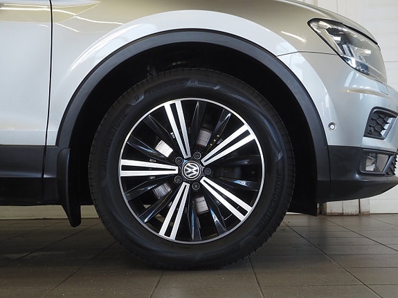 Volkswagen Tiguan 8 of 24