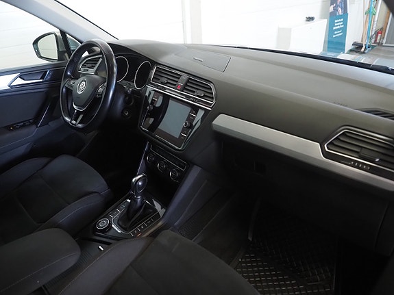 Volkswagen Tiguan 11 of 24