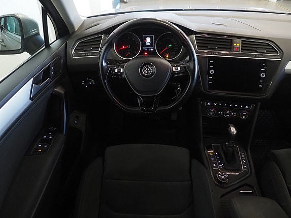 Volkswagen Tiguan 16 of 24