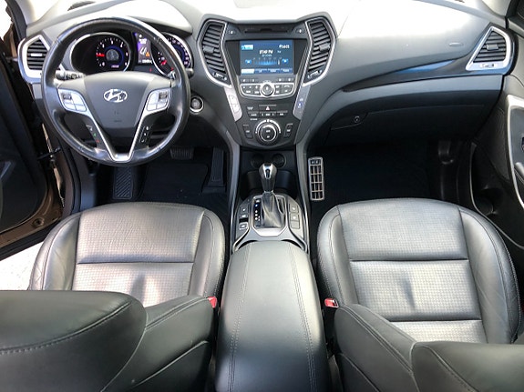 Hyundai Santa Fe 12 of 30
