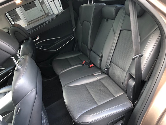 Hyundai Santa Fe 18 of 30