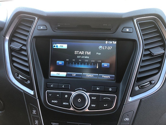 Hyundai Santa Fe 27 of 30