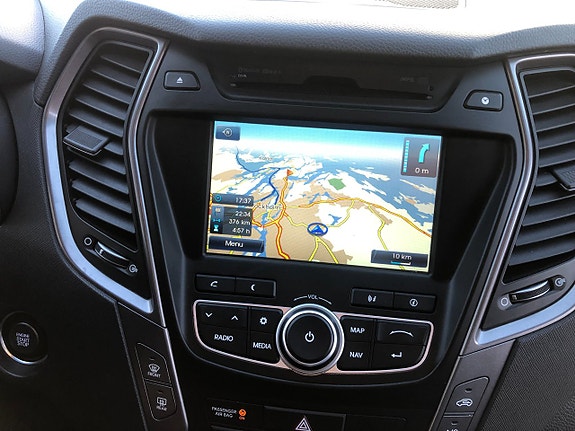 Hyundai Santa Fe 24 of 30