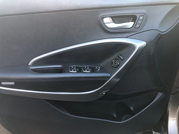 Hyundai Santa Fe 30 of 30
