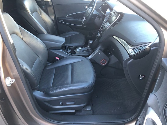 Hyundai Santa Fe 14 of 30