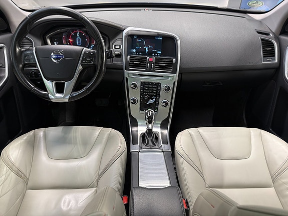 Volvo XC60 16 of 27