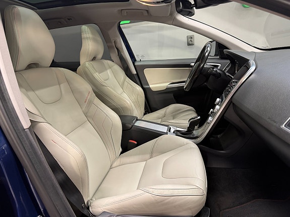 Volvo XC60 11 of 27