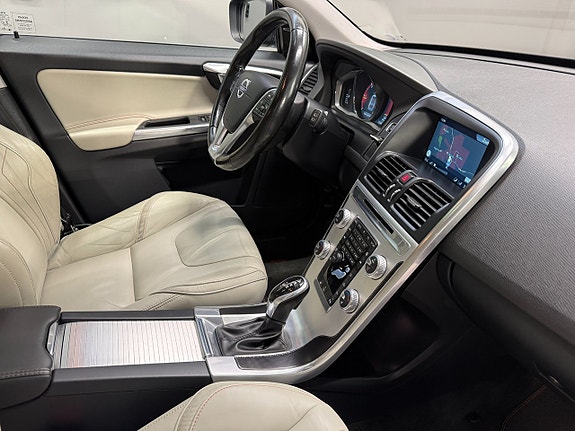 Volvo XC60 14 of 27