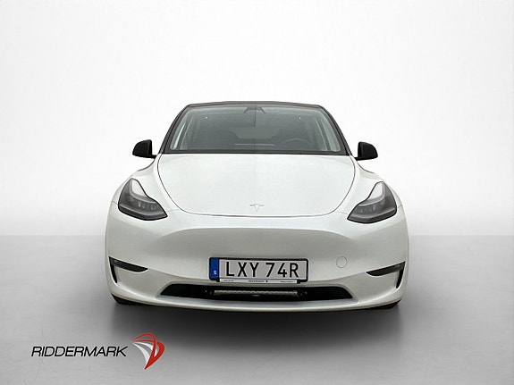 Tesla Model Y 9 of 30