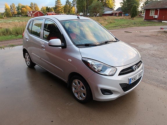 Hyundai i10 3 of 14