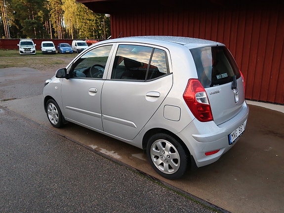 Hyundai i10 6 of 14