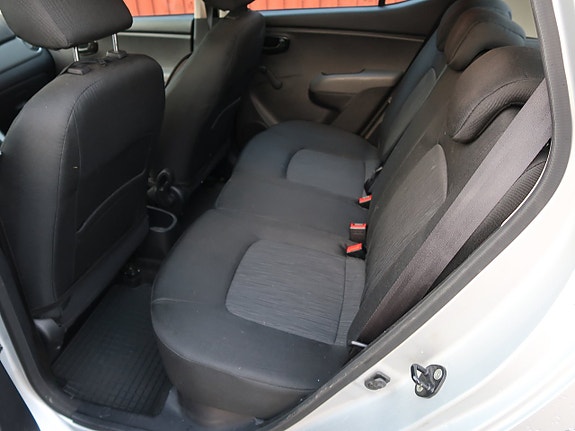 Hyundai i10 9 of 14