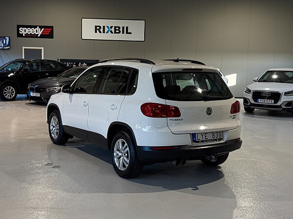 Volkswagen Tiguan 2 of 21