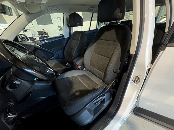 Volkswagen Tiguan 12 of 21
