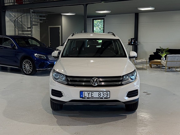 Volkswagen Tiguan 3 of 21