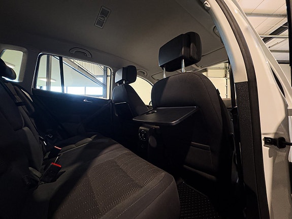 Volkswagen Tiguan 14 of 21