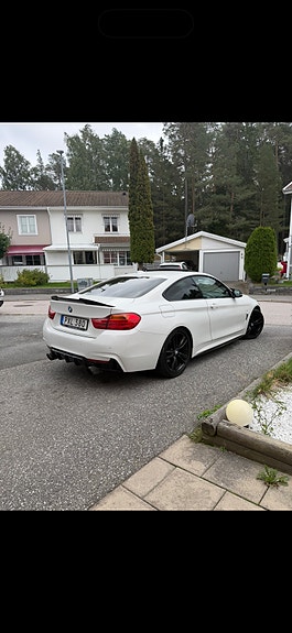 BMW 428i 3 of 6