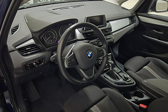 BMW 218i 6 of 14